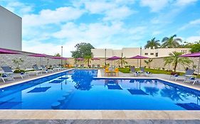 Hotel City Express Merida 4*